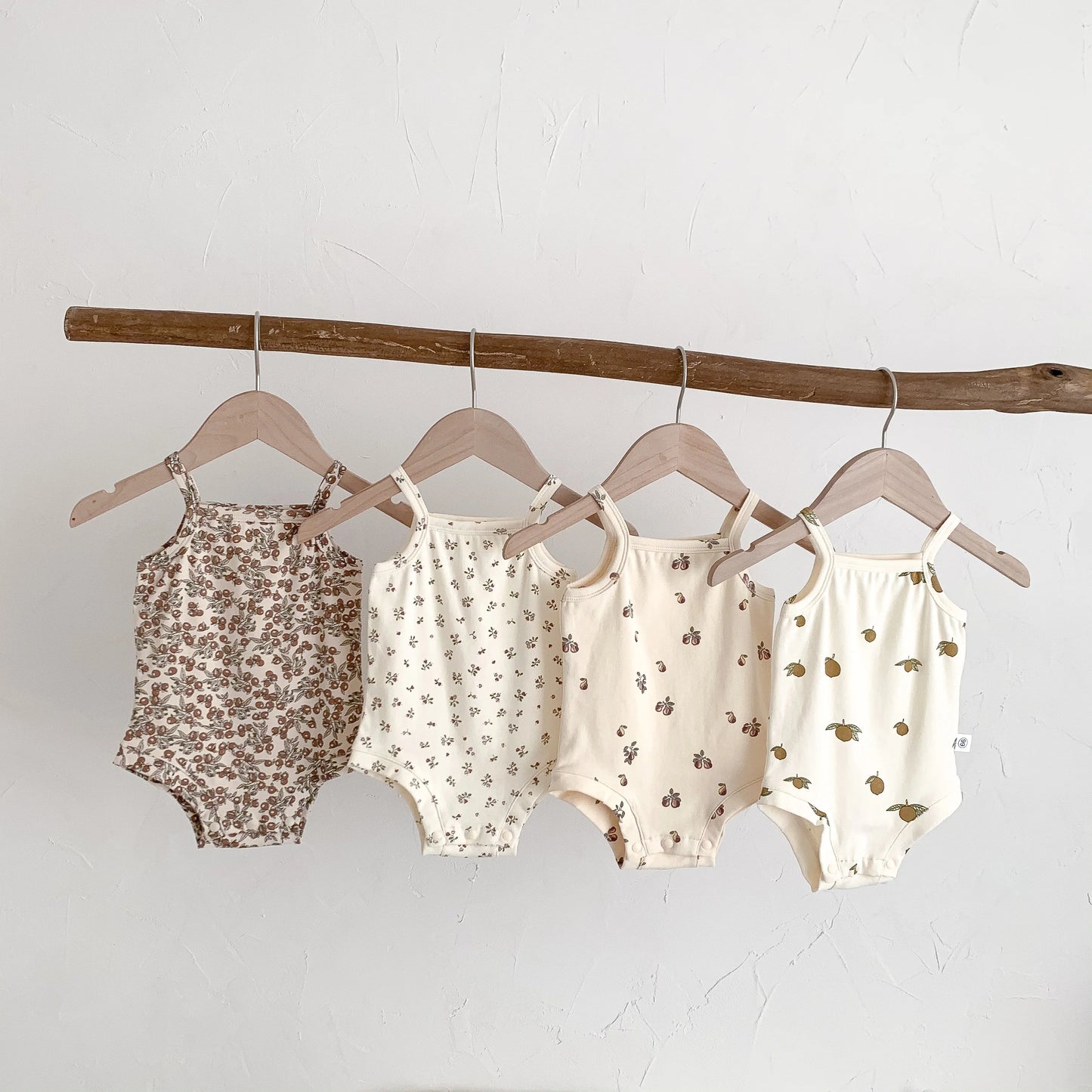 1688 Ins Style Été Bébé Coton Barboteuse Filles Sans Manches Motif Fruits Bonne Élasticité 0-2 Ans Combinaison Vente Chaude