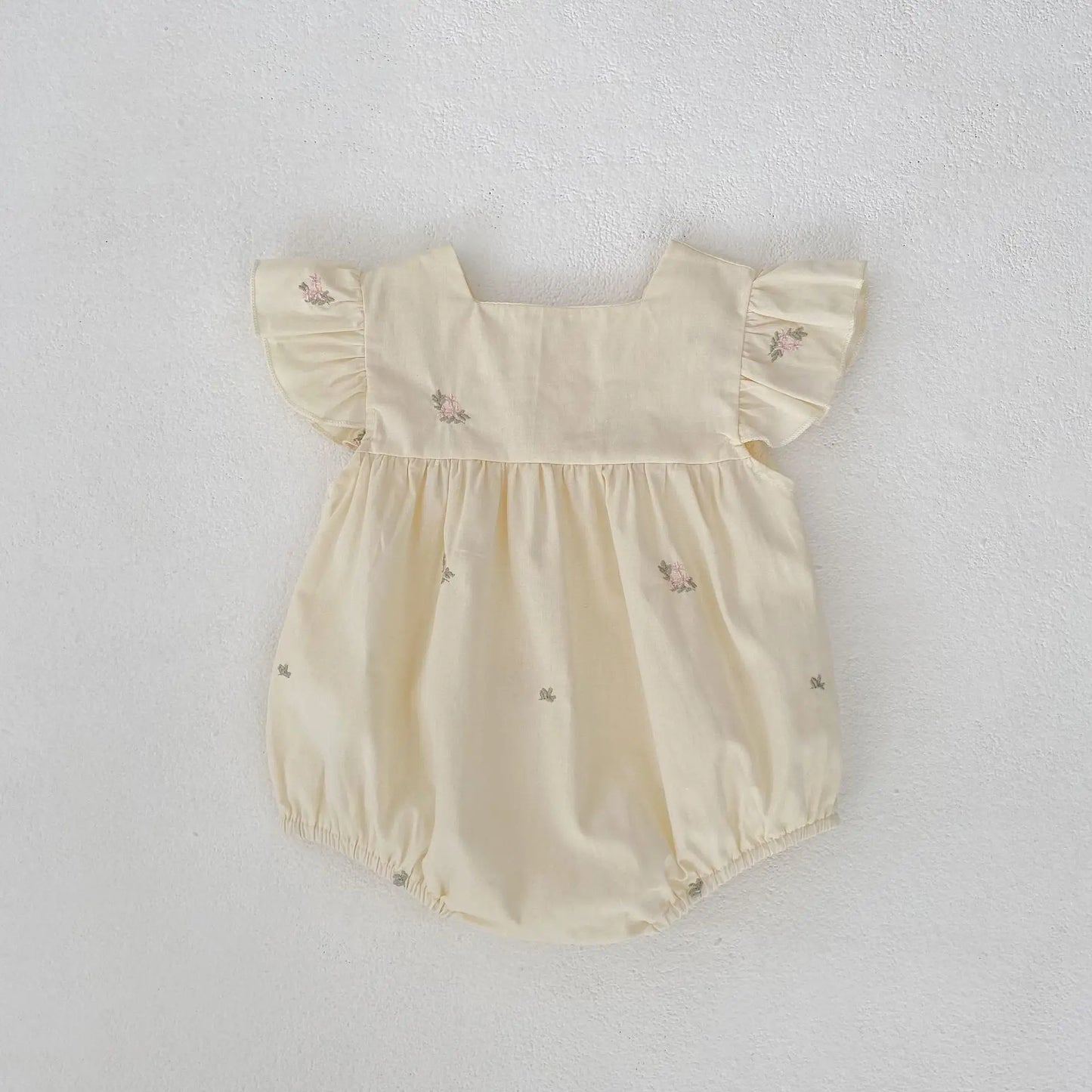 Barboteuse d'été pour bébé fille, manches volantées, vêtements en dentelle douce, barboteuse pour nouveau-né, combinaison pour fille, fleurs brodées, barboteuse pour bébé