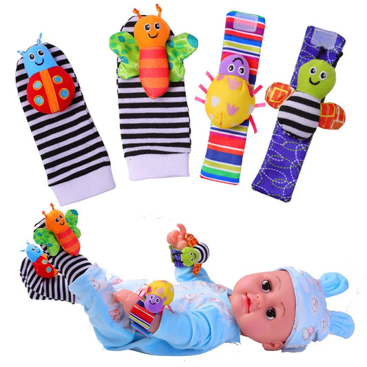 Lot de 4 hochets pour bébé de 0 à 12 mois, chaussettes avec dragonne et hochet, chaussettes pour bébé, chaussettes pour tout-petits