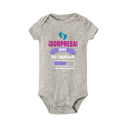 Combinaison bébé surprise en route, veuillez patienter, imprimée, vêtements d'annonce de grossesse, body à manches courtes pour nouveau-né