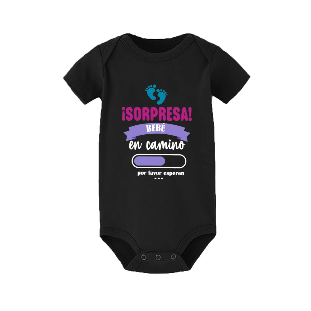 Combinaison bébé surprise en route, veuillez patienter, imprimée, vêtements d'annonce de grossesse, body à manches courtes pour nouveau-né