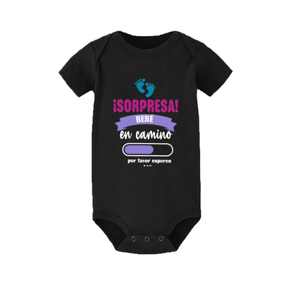 Combinaison bébé surprise en route, veuillez patienter, imprimée, vêtements d'annonce de grossesse, body à manches courtes pour nouveau-né