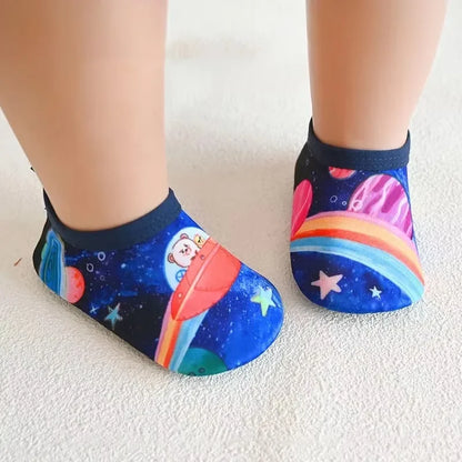 Chaussures d'eau pour bébé, motif animal de dessin animé coloré, pour piscine, plage, enfants, natation, surf, sport, baskets, chaussettes antidérapantes pour intérieur et extérieur