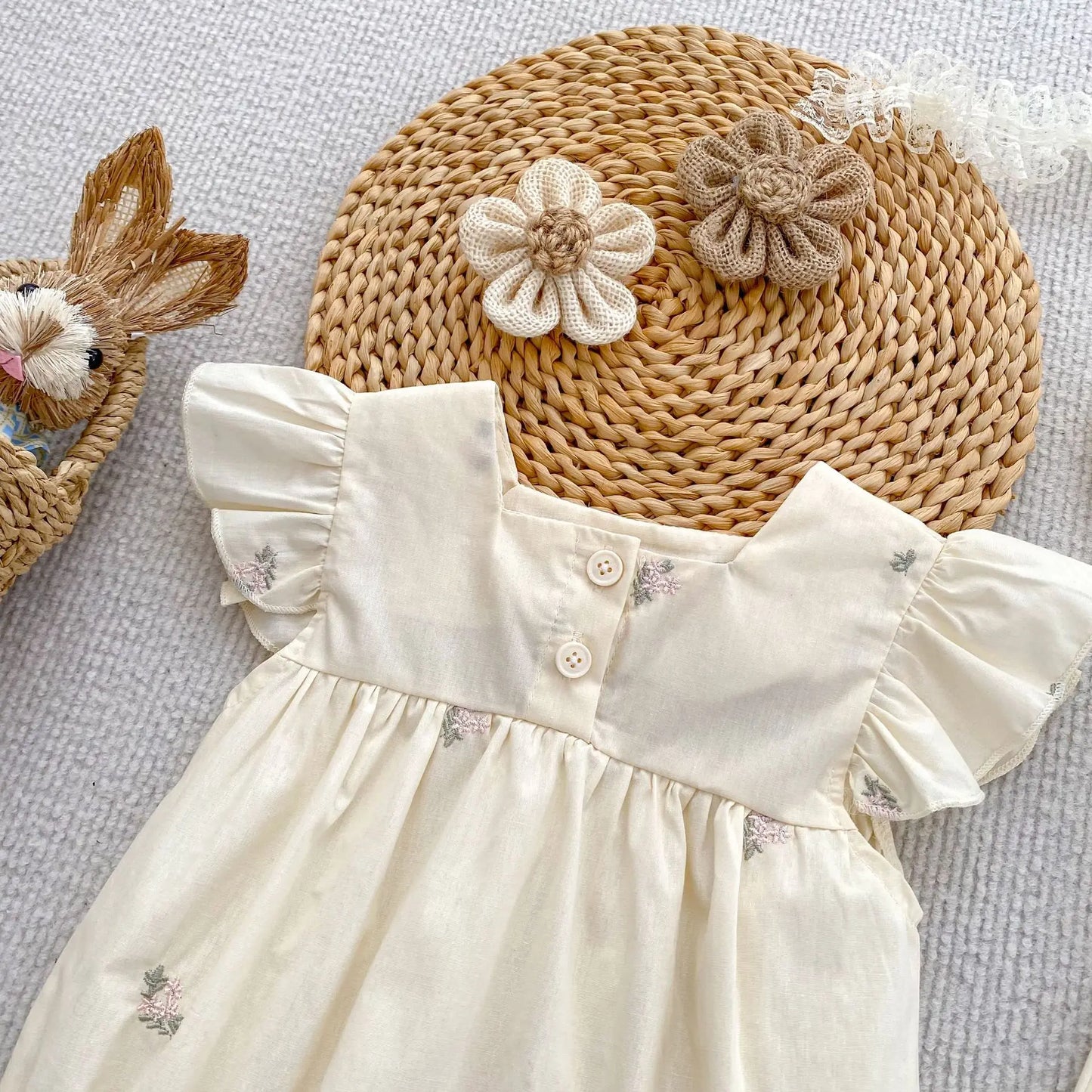 Barboteuse d'été pour bébé fille, manches volantées, vêtements en dentelle douce, barboteuse pour nouveau-né, combinaison pour fille, fleurs brodées, barboteuse pour bébé