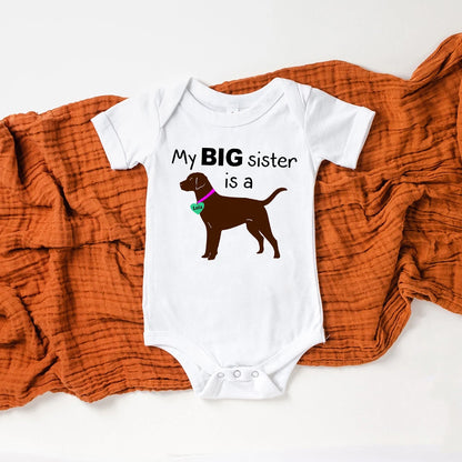 Combinaison imprimée humoristique « Mon grand frère est un teckel » pour nouveau-né, barboteuse pour bébé, jolie chemise pour chien, cadeau de fête prénatale pour garçons ou filles