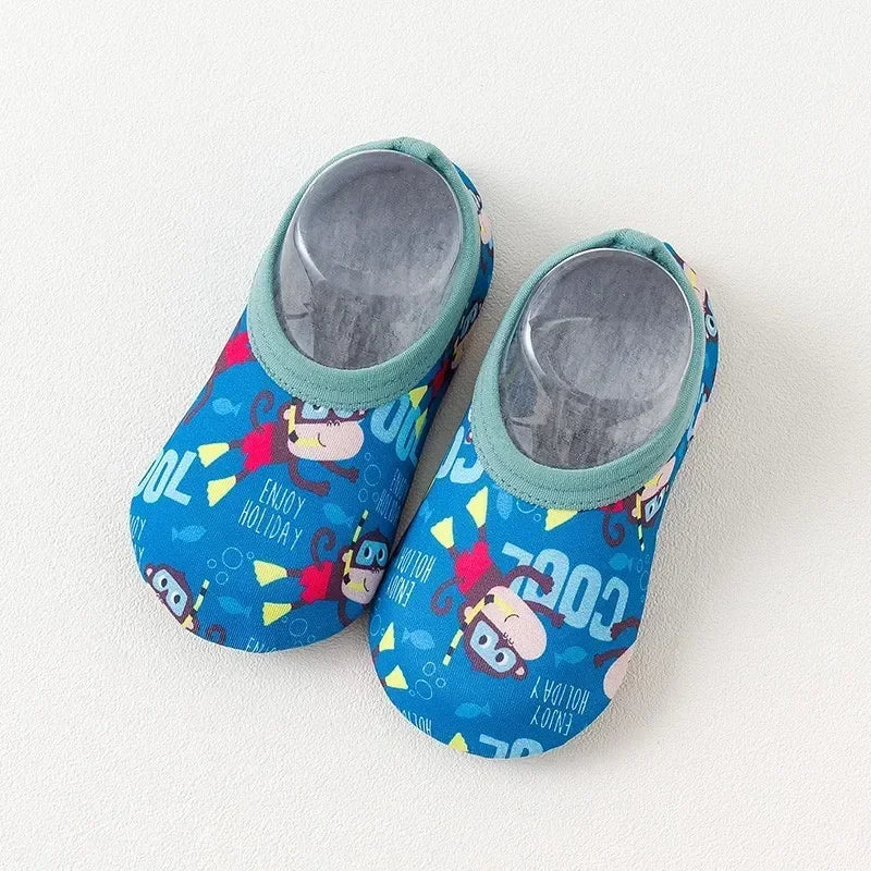 Chaussures d'eau pour bébé, motif animal de dessin animé coloré, pour piscine, plage, enfants, natation, surf, sport, baskets, chaussettes antidérapantes pour intérieur et extérieur