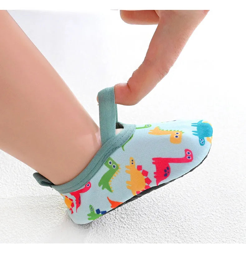 Chaussures d'eau pour bébé, motif animal de dessin animé coloré, pour piscine, plage, enfants, natation, surf, sport, baskets, chaussettes antidérapantes pour intérieur et extérieur