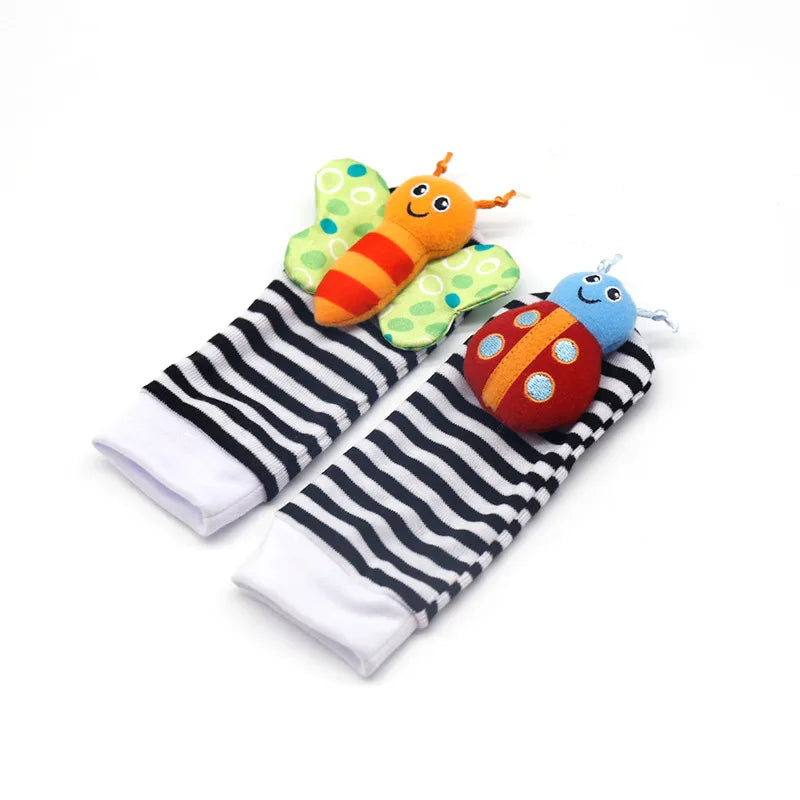 Lot de 4 hochets pour bébé de 0 à 12 mois, chaussettes avec dragonne et hochet, chaussettes pour bébé, chaussettes pour tout-petits