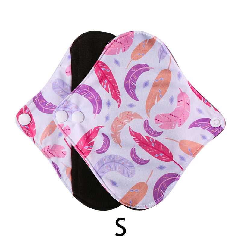 Serviettes hygiéniques en tissu, taille 18 x 18 cm, protège-slips lavables et réutilisables, avec intérieur en charbon de bambou